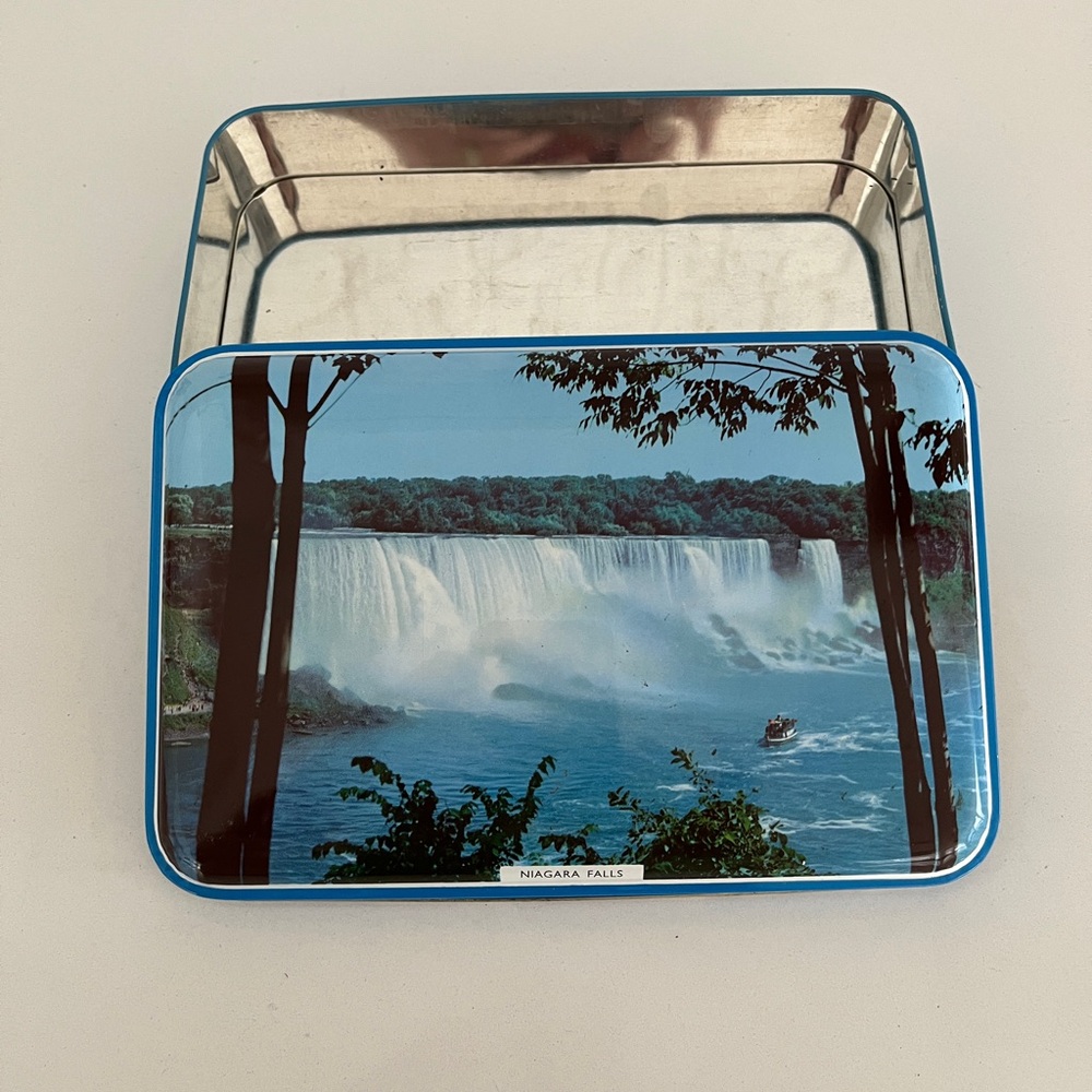 VINTAGE Riley's Toffee Niagara Falls Rectangular Tin Decor Storage Landmarks - Picture 9 of 17